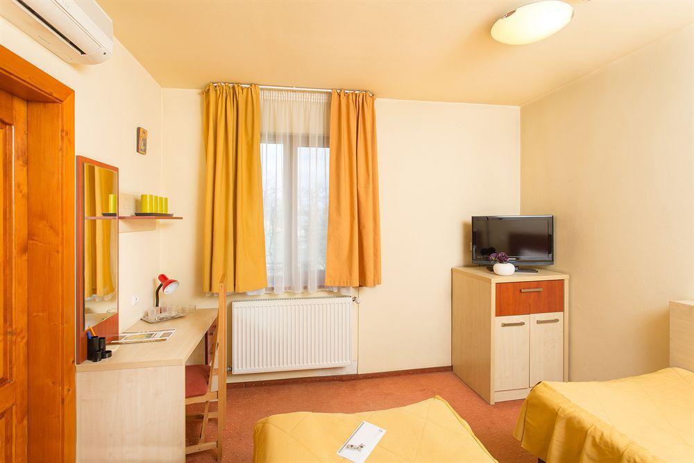 Lol Et Lola Hotel Kolozsvár Kültér fotó