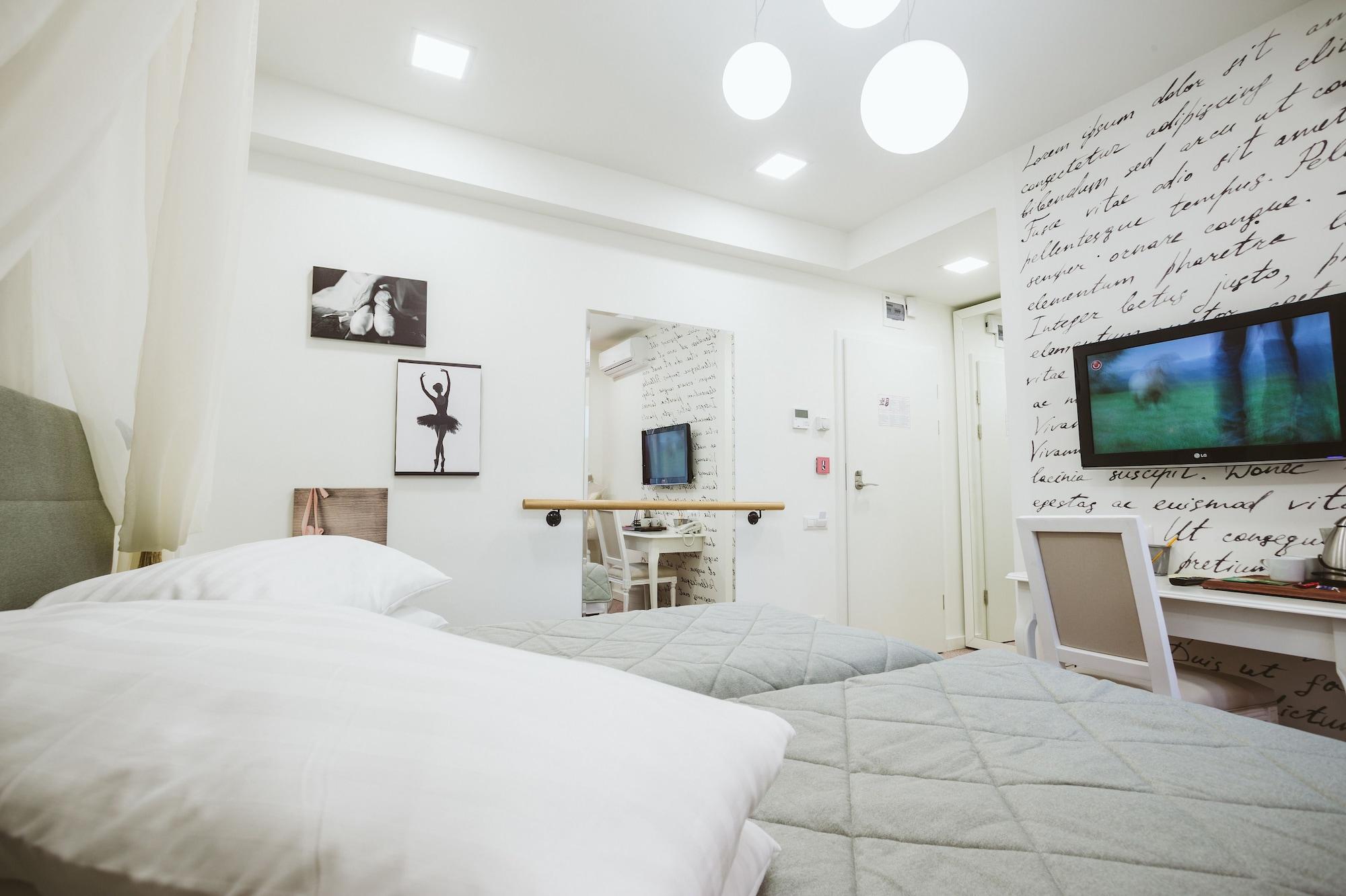 Lol Et Lola Hotel Kolozsvár Kültér fotó