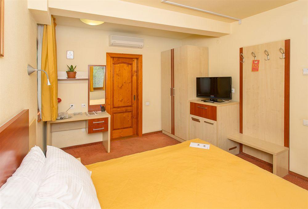 Lol Et Lola Hotel Kolozsvár Kültér fotó